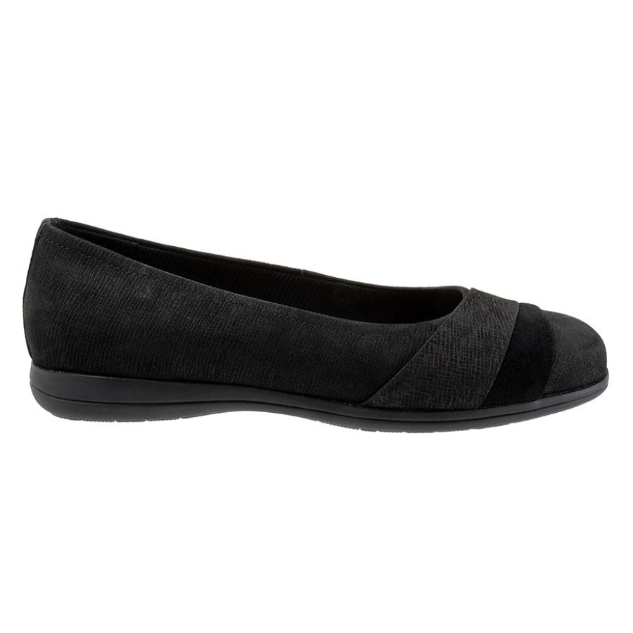 Women Trotters Casual Shoes | Danni